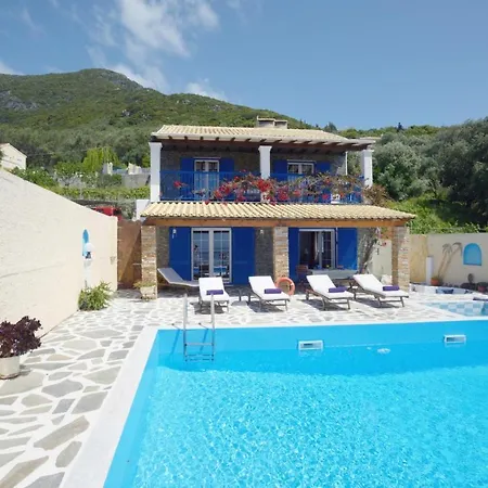 Paramonas Sleeps 4 Pool Air Con Wifi Villa *